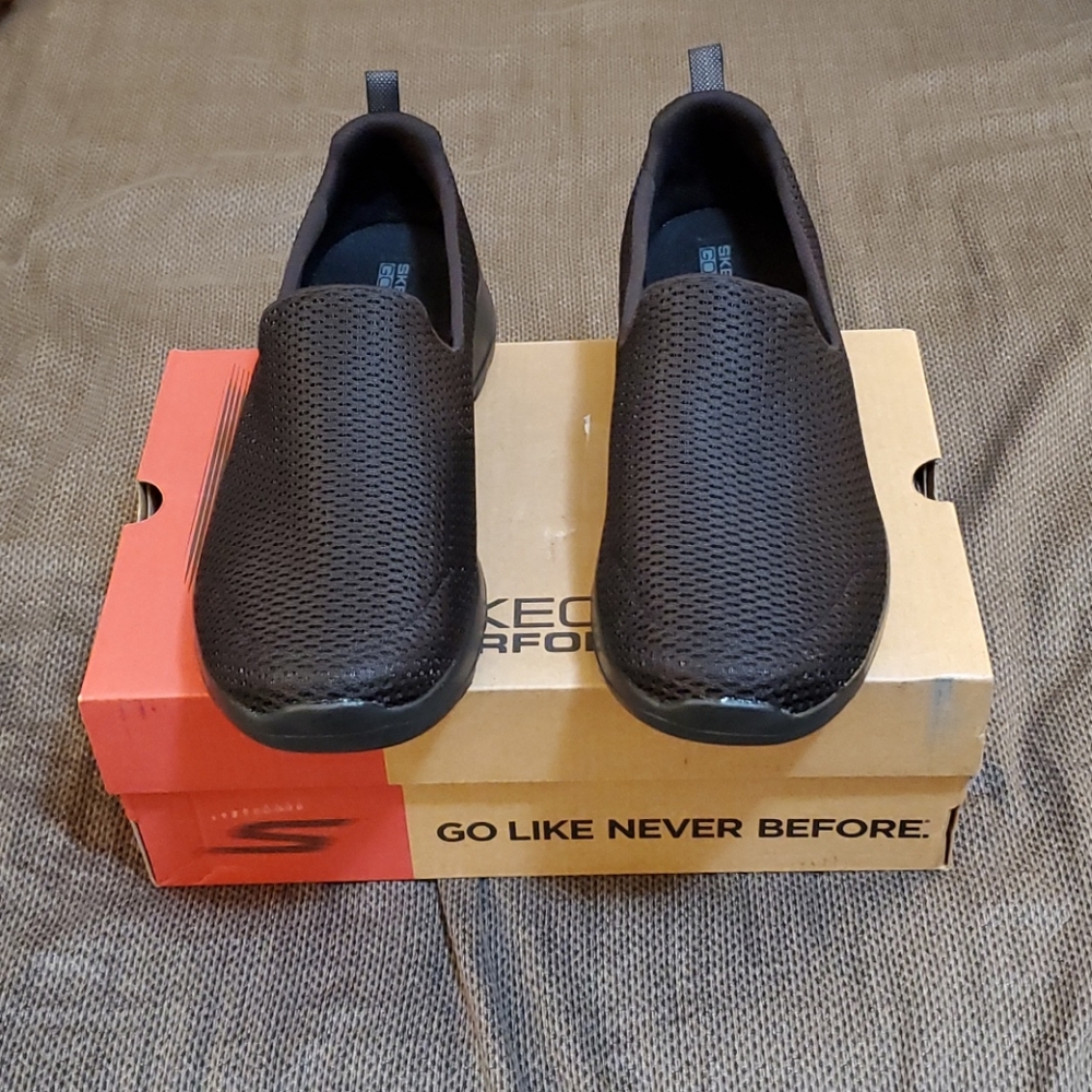 SKECHERS Women's Go Walk Joy Shoes